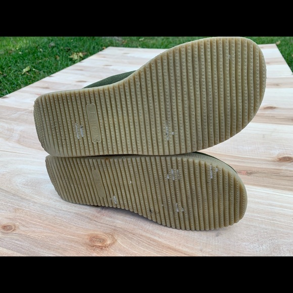 Fashion Victim SZ 7 green NWOT slip on - Picture 4 of 7